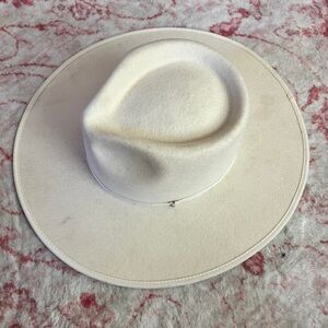 Olive & Pique Cream Women's Hat